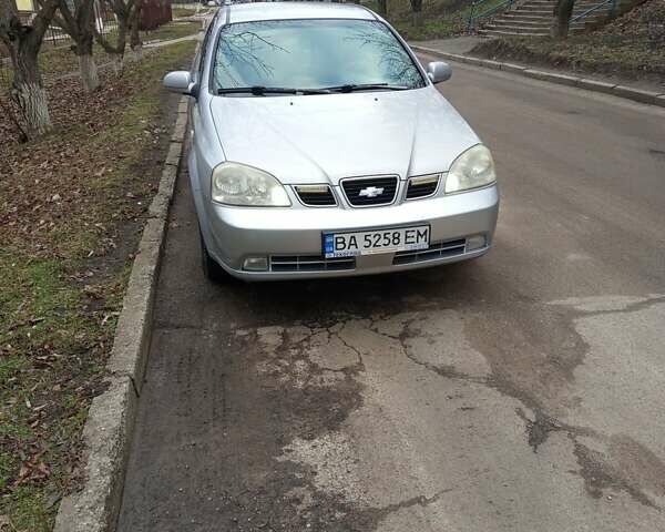 Серый Шевроле Нубира, объемом двигателя 1.8 л и пробегом 410 тыс. км за 3800 $, фото 1 на Automoto.ua