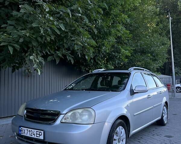 Серый Шевроле Нубира, объемом двигателя 1.8 л и пробегом 300 тыс. км за 4100 $, фото 1 на Automoto.ua