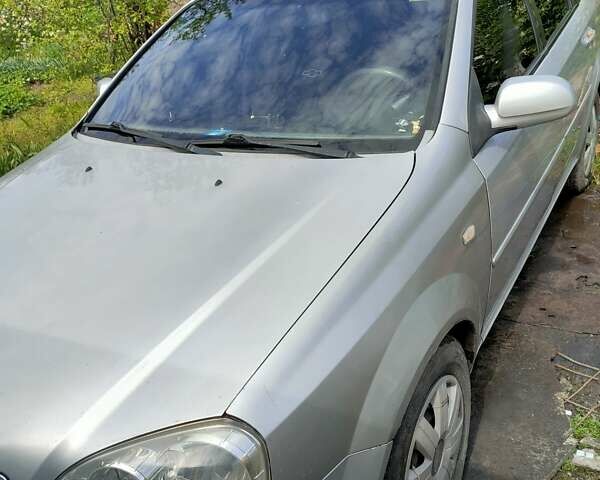 Серый Шевроле Нубира, объемом двигателя 1.6 л и пробегом 287 тыс. км за 3600 $, фото 1 на Automoto.ua