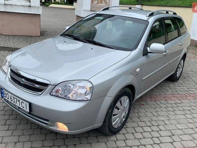 Серый Шевроле Нубира, объемом двигателя 2 л и пробегом 219 тыс. км за 4350 $, фото 1 на Automoto.ua