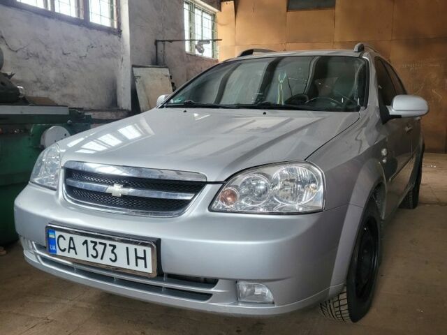 Серый Шевроле Нубира, объемом двигателя 1.8 л и пробегом 285 тыс. км за 6219 $, фото 1 на Automoto.ua