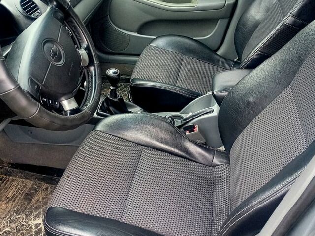 Сірий Шевроле Нубіра, об'ємом двигуна 1.6 л та пробігом 230 тис. км за 5100 $, фото 1 на Automoto.ua