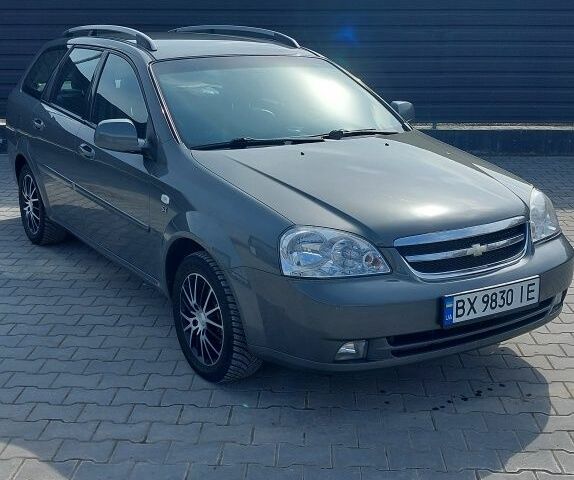 Серый Шевроле Нубира, объемом двигателя 1.6 л и пробегом 268 тыс. км за 5700 $, фото 1 на Automoto.ua