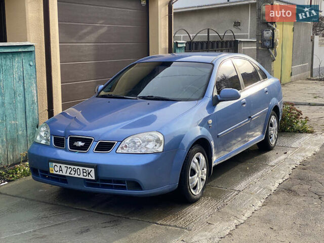 Синий Шевроле Нубира, объемом двигателя 1.8 л и пробегом 130 тыс. км за 2100 $, фото 1 на Automoto.ua