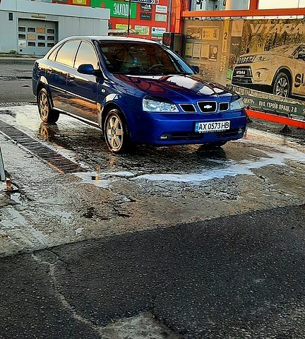 Синий Шевроле Нубира, объемом двигателя 1.8 л и пробегом 194 тыс. км за 3750 $, фото 1 на Automoto.ua