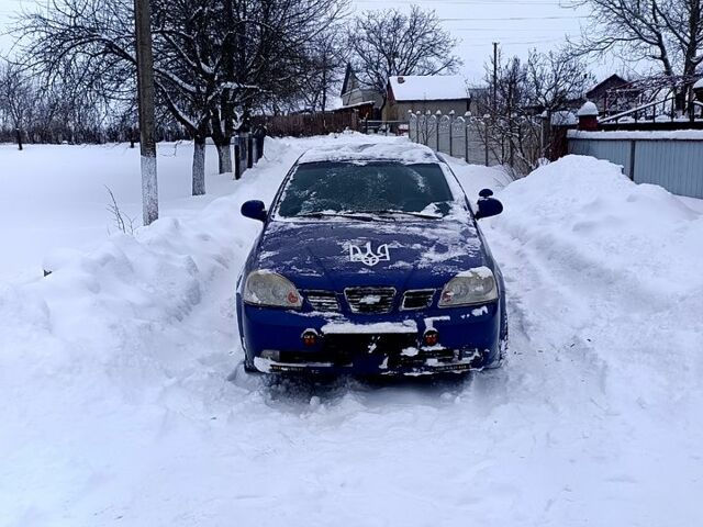 Синий Шевроле Нубира, объемом двигателя 1.8 л и пробегом 380 тыс. км за 2700 $, фото 1 на Automoto.ua
