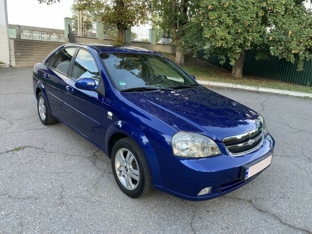 Синий Шевроле Нубира, объемом двигателя 1.8 л и пробегом 184 тыс. км за 4600 $, фото 1 на Automoto.ua