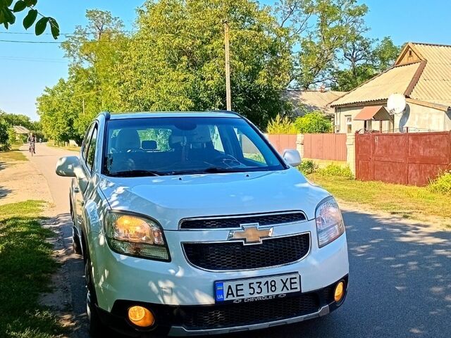 Белый Шевроле Орландо, объемом двигателя 2 л и пробегом 248 тыс. км за 9000 $, фото 1 на Automoto.ua