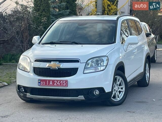 Білий Шевроле Орландо, об'ємом двигуна 2 л та пробігом 180 тис. км за 8300 $, фото 1 на Automoto.ua