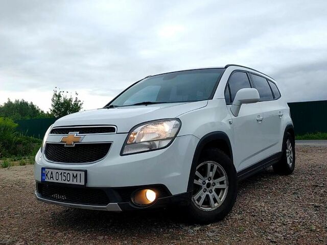 Белый Шевроле Орландо, объемом двигателя 1.8 л и пробегом 316 тыс. км за 9999 $, фото 1 на Automoto.ua