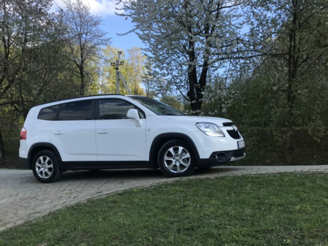 Белый Шевроле Орландо, объемом двигателя 2 л и пробегом 180 тыс. км за 9800 $, фото 1 на Automoto.ua