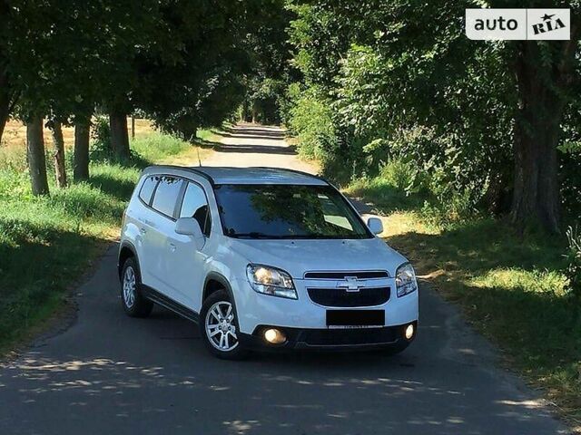 Білий Шевроле Орландо, об'ємом двигуна 2 л та пробігом 130 тис. км за 11500 $, фото 1 на Automoto.ua