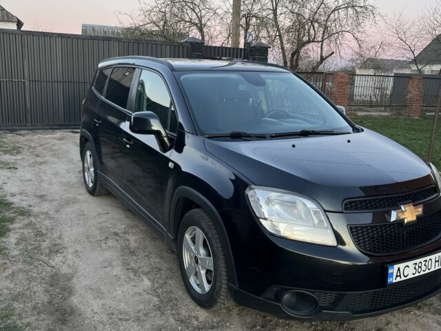 Черный Шевроле Орландо, объемом двигателя 1.8 л и пробегом 3 тыс. км за 10000 $, фото 1 на Automoto.ua