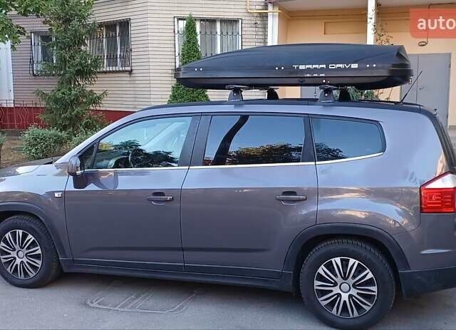 Серый Шевроле Орландо, объемом двигателя 2 л и пробегом 189 тыс. км за 10500 $, фото 1 на Automoto.ua