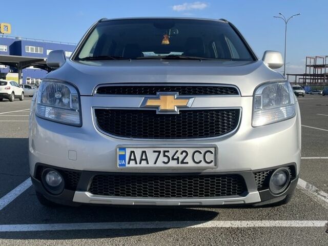 Серый Шевроле Орландо, объемом двигателя 1.8 л и пробегом 260 тыс. км за 9900 $, фото 1 на Automoto.ua