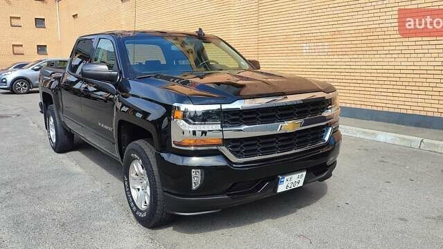 Черный Шевроле Сильверадо, объемом двигателя 5.33 л и пробегом 69 тыс. км за 30000 $, фото 1 на Automoto.ua