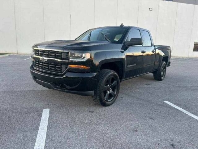 Чорний Шевроле Сільверадо, об'ємом двигуна 5.3 л та пробігом 53 тис. км за 4700 $, фото 1 на Automoto.ua