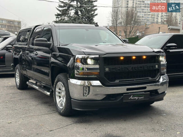 Черный Шевроле Сильверадо, объемом двигателя 5.33 л и пробегом 45 тыс. км за 28999 $, фото 1 на Automoto.ua
