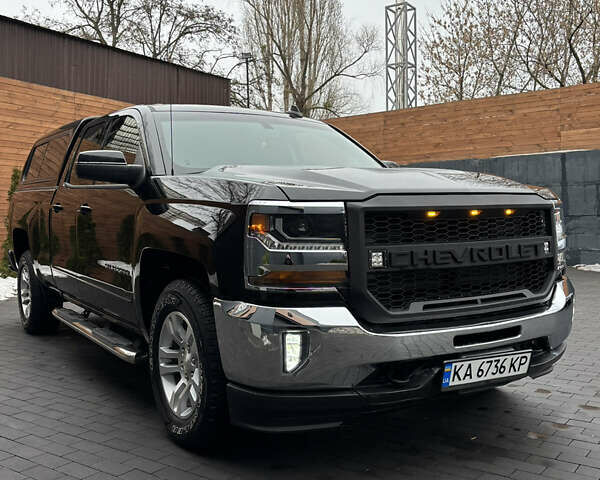 Чорний Шевроле Сільверадо, об'ємом двигуна 5.3 л та пробігом 46 тис. км за 31500 $, фото 1 на Automoto.ua