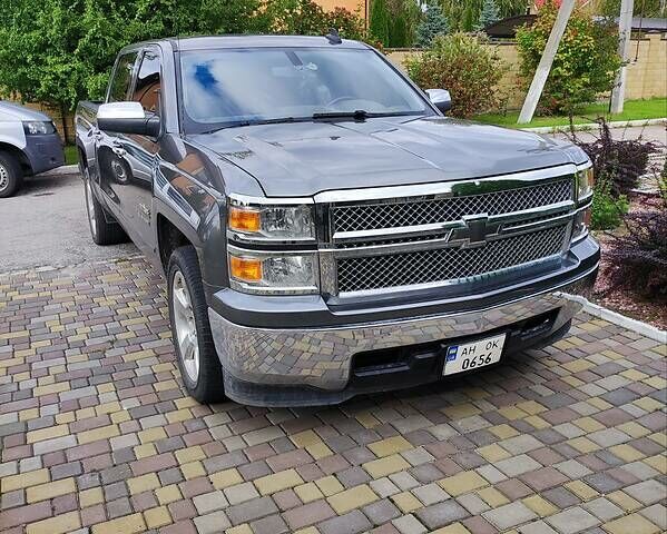Сірий Шевроле Сільверадо, об'ємом двигуна 5.3 л та пробігом 188 тис. км за 15000 $, фото 1 на Automoto.ua