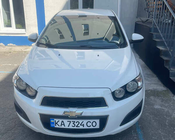 Білий Шевроле Сонік, об'ємом двигуна 1.8 л та пробігом 180 тис. км за 7500 $, фото 1 на Automoto.ua