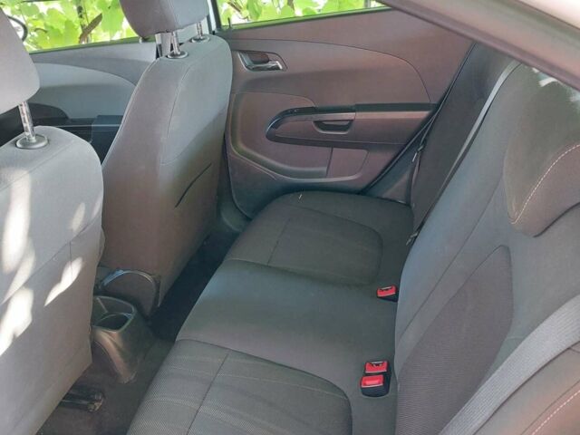 Белый Шевроле Соник, объемом двигателя 1.6 л и пробегом 82 тыс. км за 8400 $, фото 1 на Automoto.ua