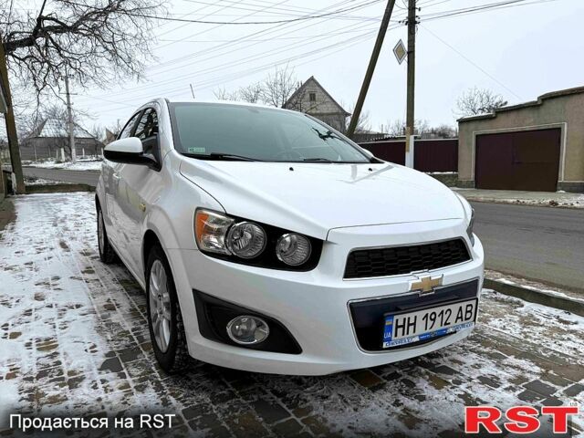 Білий Шевроле Сонік, об'ємом двигуна 1.8 л та пробігом 17500 тис. км за 6999 $, фото 1 на Automoto.ua