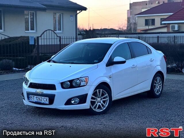 Білий Шевроле Сонік, об'ємом двигуна 1.8 л та пробігом 17500 тис. км за 6599 $, фото 1 на Automoto.ua