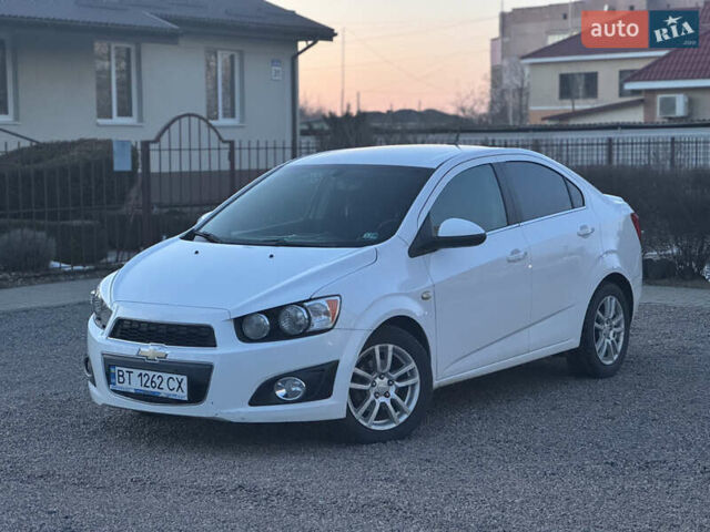 Белый Шевроле Соник, объемом двигателя 1.8 л и пробегом 175 тыс. км за 6599 $, фото 1 на Automoto.ua