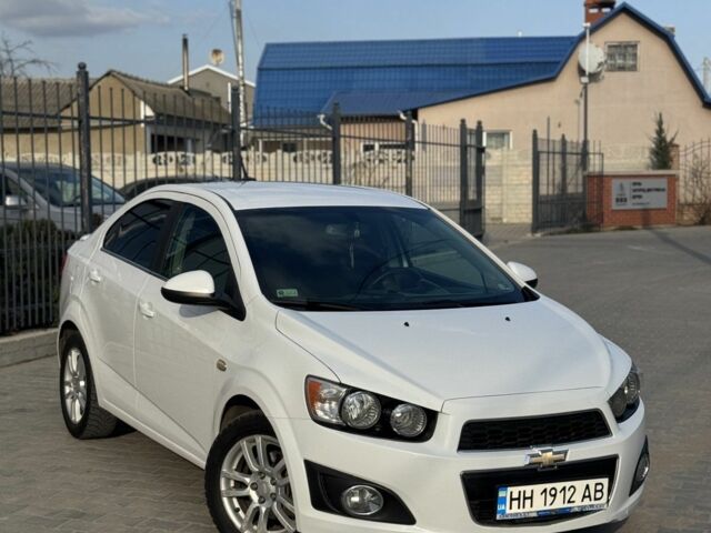 Белый Шевроле Соник, объемом двигателя 1.8 л и пробегом 178 тыс. км за 6600 $, фото 1 на Automoto.ua