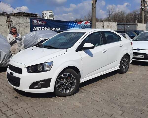 Белый Шевроле Соник, объемом двигателя 1.8 л и пробегом 151 тыс. км за 8500 $, фото 1 на Automoto.ua