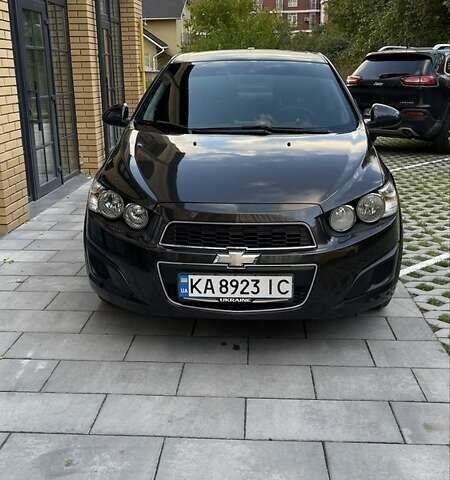 Коричневий Шевроле Сонік, об'ємом двигуна 1.8 л та пробігом 162 тис. км за 8300 $, фото 1 на Automoto.ua