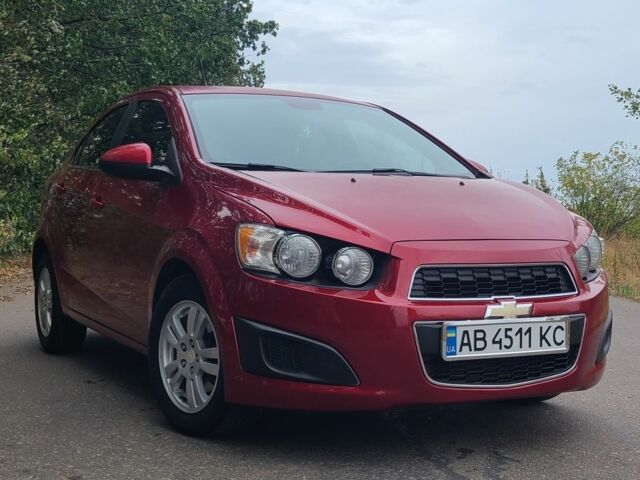 Красный Шевроле Соник, объемом двигателя 0 л и пробегом 179 тыс. км за 5999 $, фото 1 на Automoto.ua