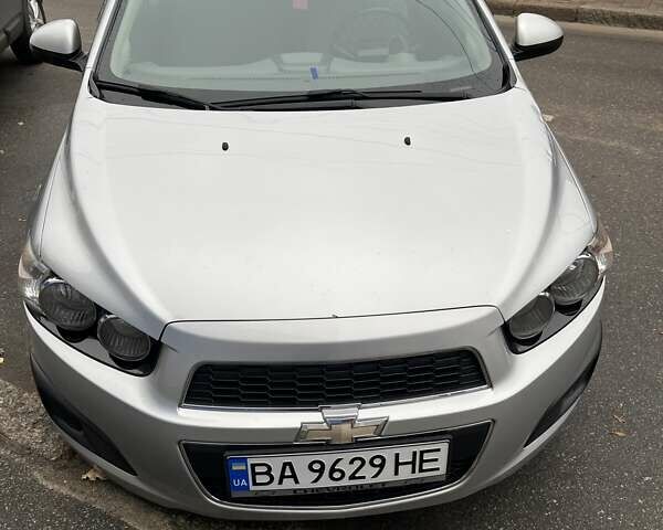 Серый Шевроле Соник, объемом двигателя 1.8 л и пробегом 147 тыс. км за 5800 $, фото 1 на Automoto.ua