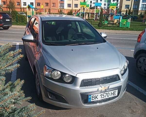 Серый Шевроле Соник, объемом двигателя 1.8 л и пробегом 103 тыс. км за 7800 $, фото 1 на Automoto.ua