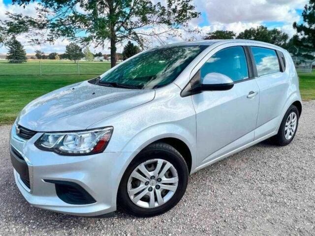 Серый Шевроле Соник, объемом двигателя 1.4 л и пробегом 33 тыс. км за 1500 $, фото 1 на Automoto.ua