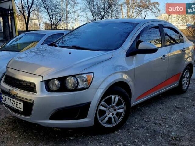 Сірий Шевроле Сонік, об'ємом двигуна 1.8 л та пробігом 268 тис. км за 5700 $, фото 1 на Automoto.ua