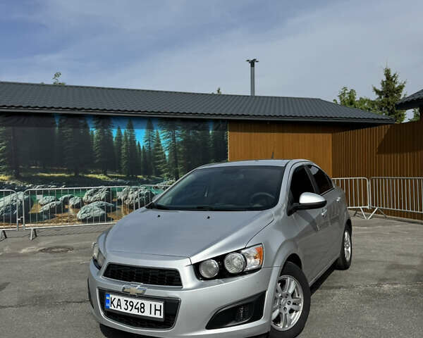 Сірий Шевроле Сонік, об'ємом двигуна 1.4 л та пробігом 226 тис. км за 5900 $, фото 1 на Automoto.ua