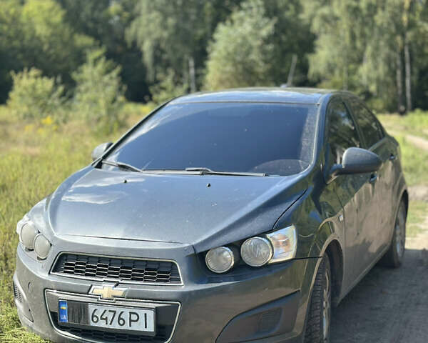 Сірий Шевроле Сонік, об'ємом двигуна 1.8 л та пробігом 128 тис. км за 5800 $, фото 1 на Automoto.ua