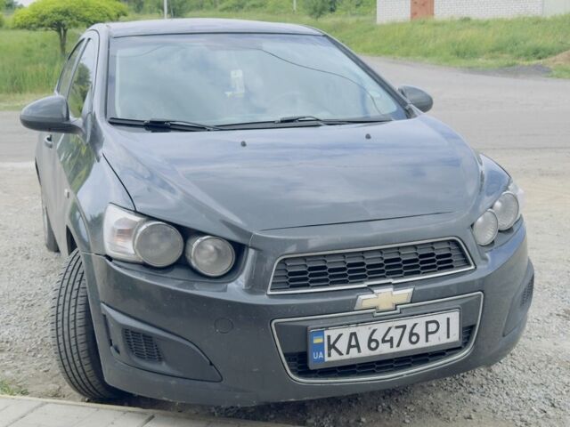 Сірий Шевроле Сонік, об'ємом двигуна 1.8 л та пробігом 140 тис. км за 3750 $, фото 1 на Automoto.ua