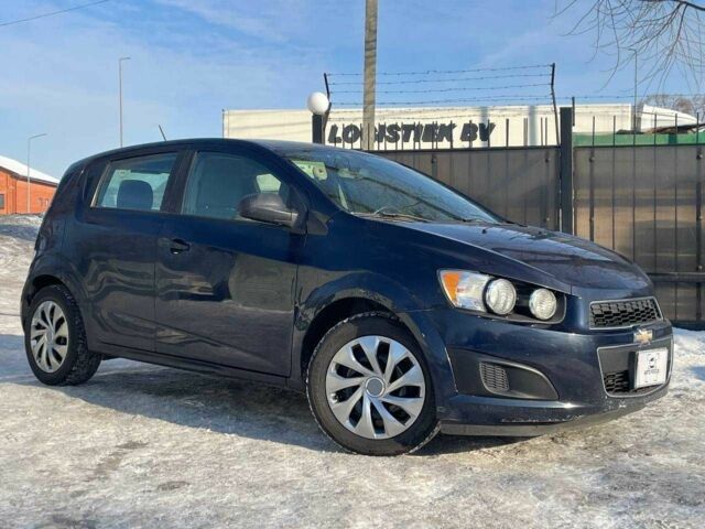 Синий Шевроле Соник, объемом двигателя 1.8 л и пробегом 160 тыс. км за 5990 $, фото 1 на Automoto.ua