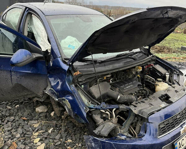 Синій Шевроле Сонік, об'ємом двигуна 1.36 л та пробігом 240 тис. км за 2400 $, фото 1 на Automoto.ua