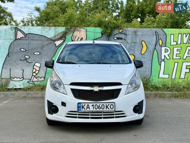 Білий Шевроле Спарк, об'ємом двигуна 1 л та пробігом 162 тис. км за 4190 $, фото 1 на Automoto.ua