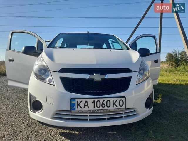 Білий Шевроле Спарк, об'ємом двигуна 1 л та пробігом 163 тис. км за 4450 $, фото 1 на Automoto.ua