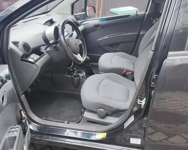 Черный Шевроле Спарк, объемом двигателя 1 л и пробегом 145 тыс. км за 4800 $, фото 1 на Automoto.ua