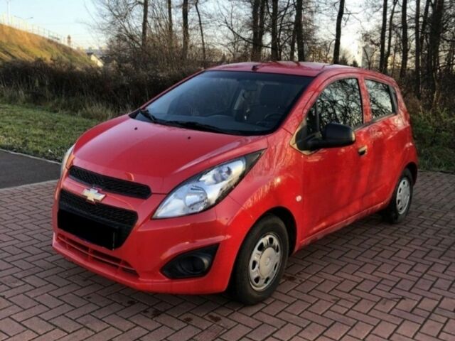 Красный Шевроле Спарк, объемом двигателя 1 л и пробегом 33 тыс. км за 4999 $, фото 1 на Automoto.ua