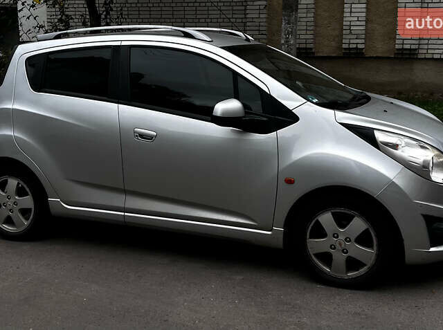 Серый Шевроле Спарк, объемом двигателя 1.21 л и пробегом 200 тыс. км за 4505 $, фото 1 на Automoto.ua