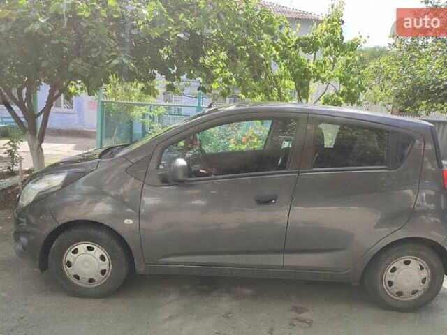 Сірий Шевроле Спарк, об'ємом двигуна 1 л та пробігом 101 тис. км за 5500 $, фото 1 на Automoto.ua