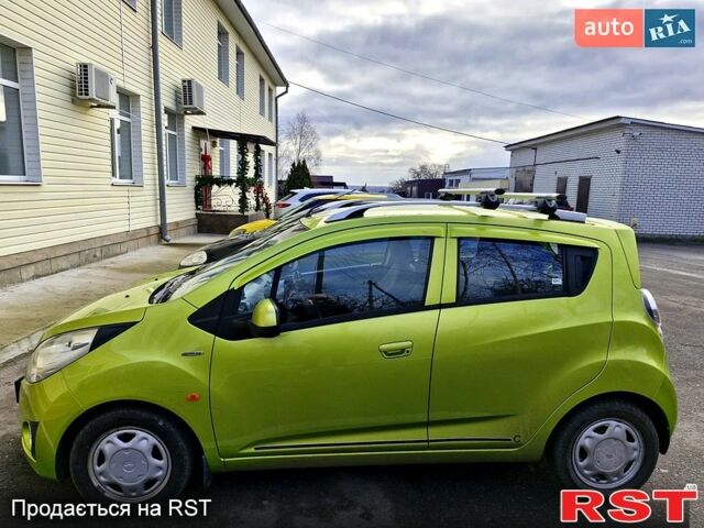 Зеленый Шевроле Спарк, объемом двигателя 1.2 л и пробегом 1380 тыс. км за 4500 $, фото 1 на Automoto.ua