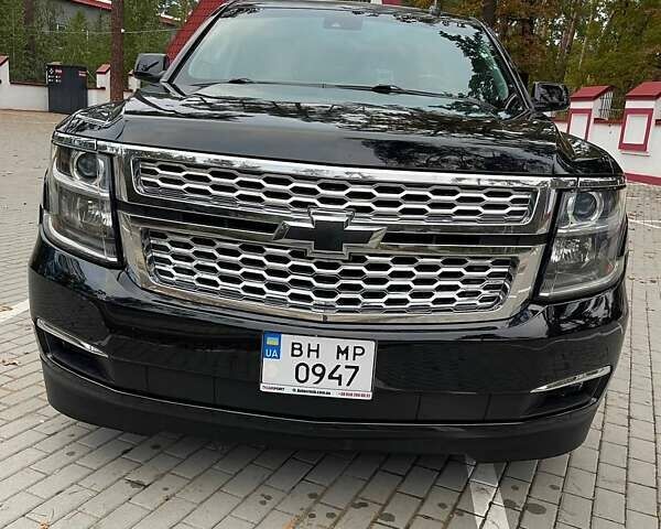 Черный Шевроле Субурбан, объемом двигателя 5.33 л и пробегом 143 тыс. км за 25000 $, фото 1 на Automoto.ua